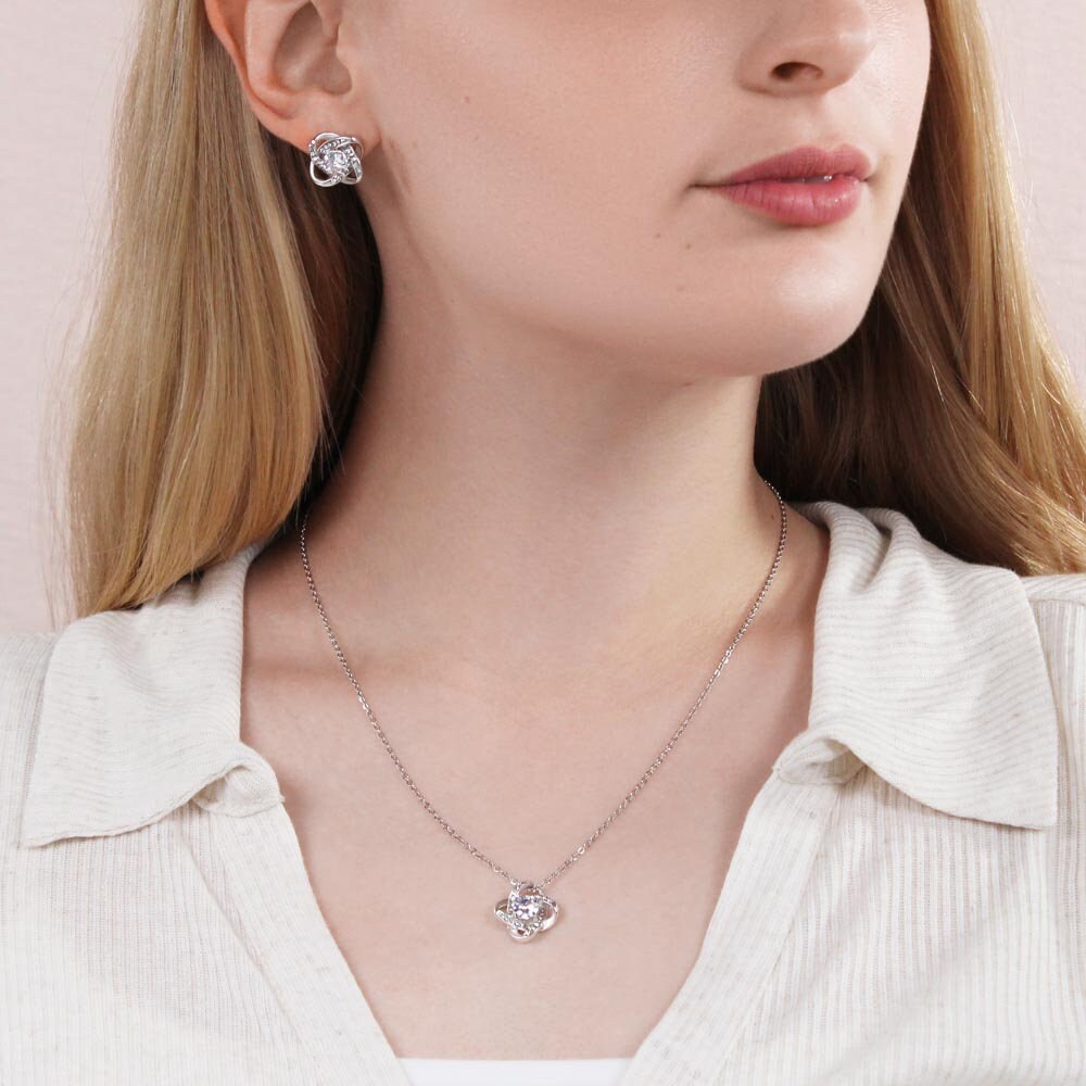 Top Graduation Gifts for Girls: Necklace Gift Ideas for Female Graduates - Perfect for Daughters, Friends, Nieces, and Granddaughters